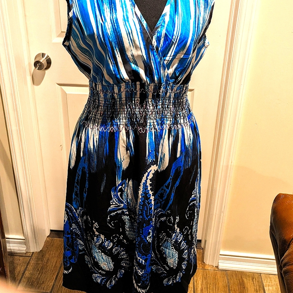 This is a very pretty dress
